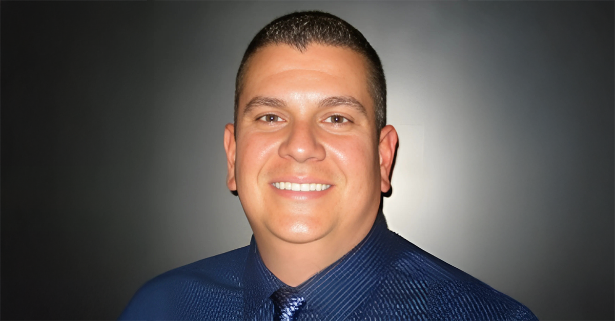 https://375807.fs1.hubspotusercontent-na1.net/hubfs/375807/derek-kahoalii_headshot.png